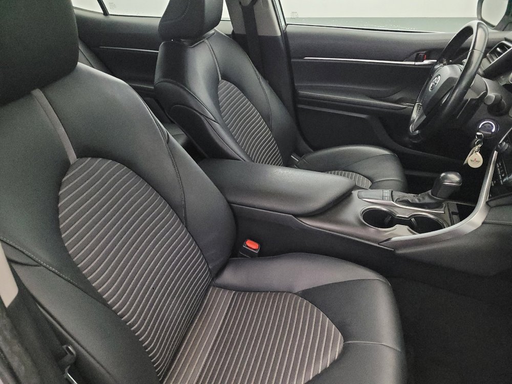 Used 2022 Toyota Camry SE image 21