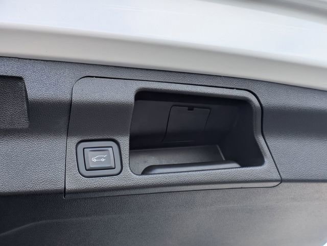 Used 2023 GMC Acadia SLT w/ Elevation Edition image 35