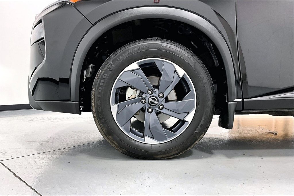 Used 2024 Nissan Rogue SV w/ SV Premium Package FWD image 10