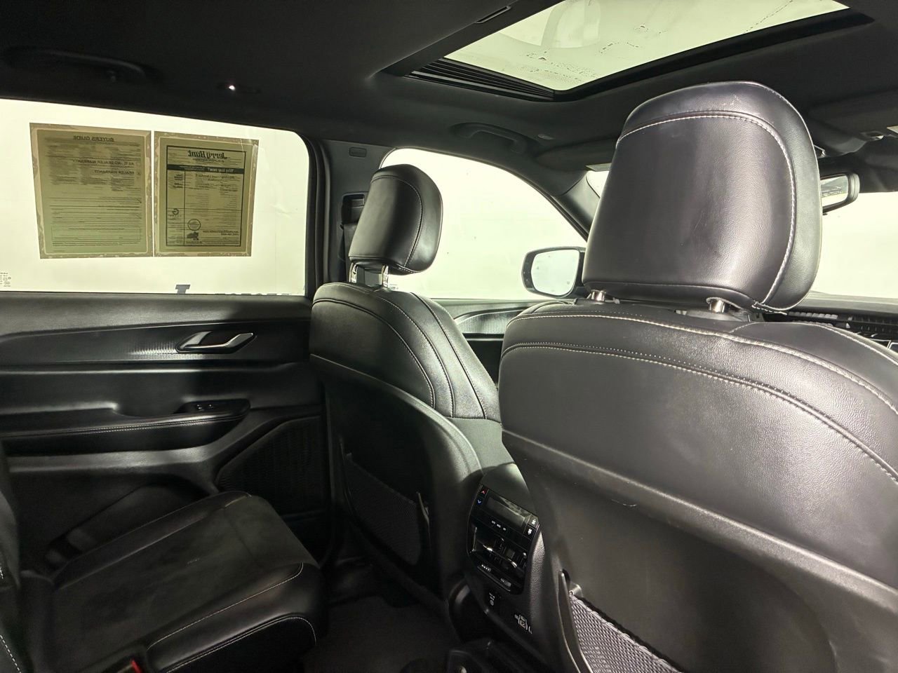 Used 2024 Jeep Grand Cherokee L Altitude image 30