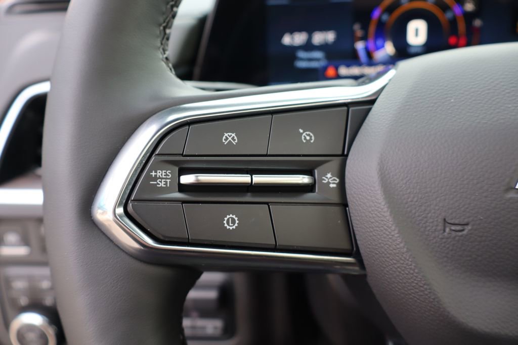 Used 2025 Chevrolet Suburban Z71 w/ Z71 Off-Road Package image 19