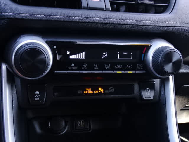 Certified 2025 Toyota RAV4 LE FWD image 30