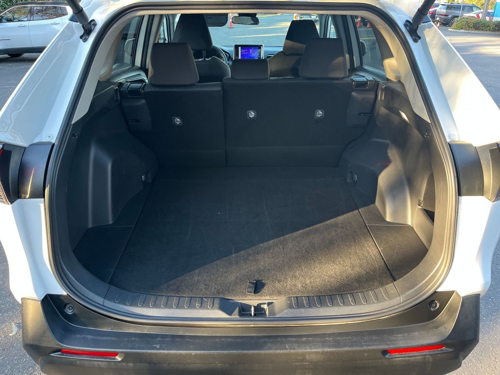 Used 2025 Toyota RAV4 XLE w/ Convenience Package image 32