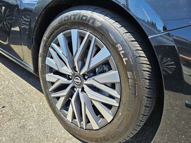 Used 2024 Nissan Altima 2.5 SV FWD image 3