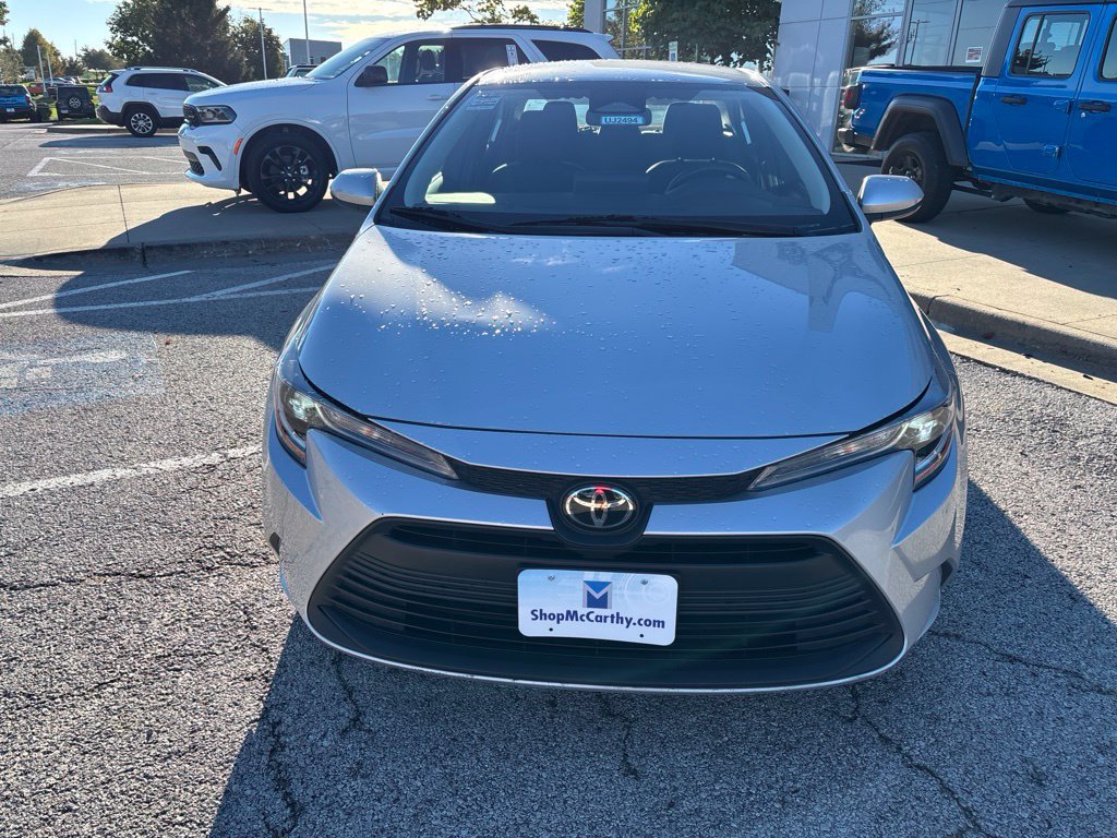 Used 2025 Toyota Corolla LE FWD image 3