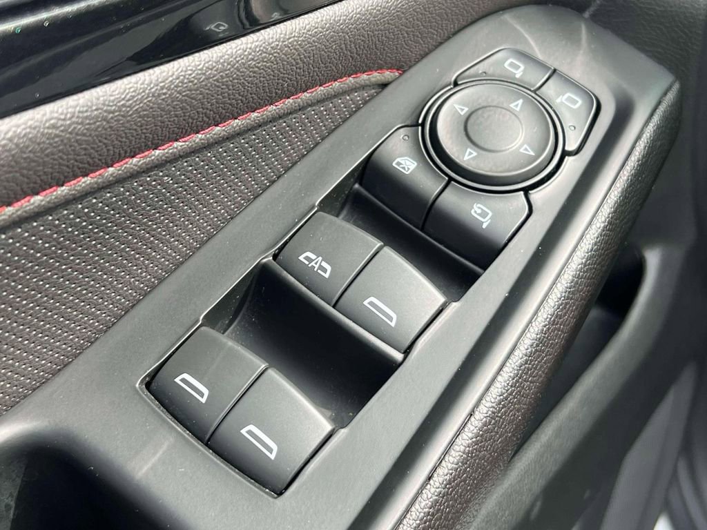 Used 2023 Chevrolet Traverse RS AWD/4WD image 17