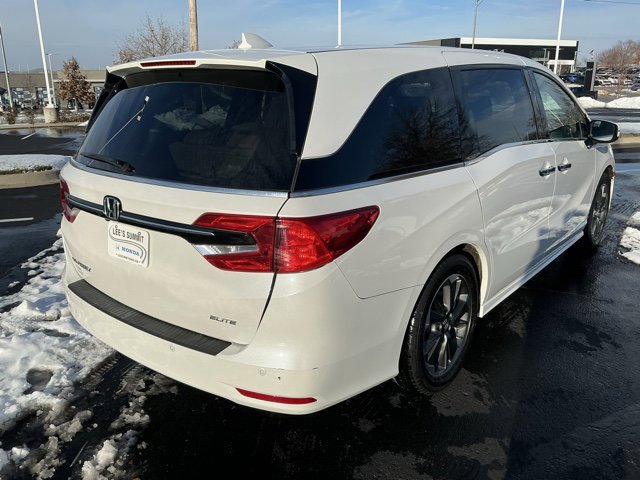 Used 2023 Honda Odyssey Elite image 3