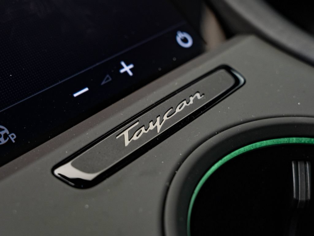 New 2026 Porsche Taycan 4S AWD/4WD image 38