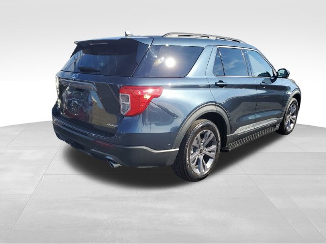 Used 2024 Ford Explorer XLT w/ Equipment Group 202A AWD/4WD image 4