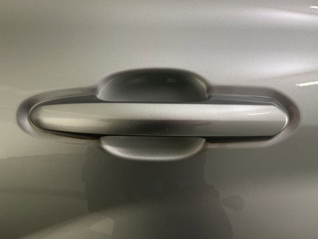 Used 2022 Toyota Highlander XLE AWD/4WD image 43