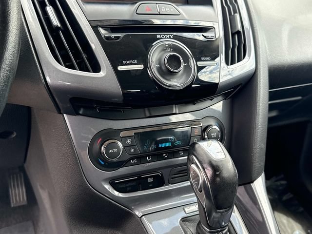 Used 2014 Ford Focus Titanium FWD image 24