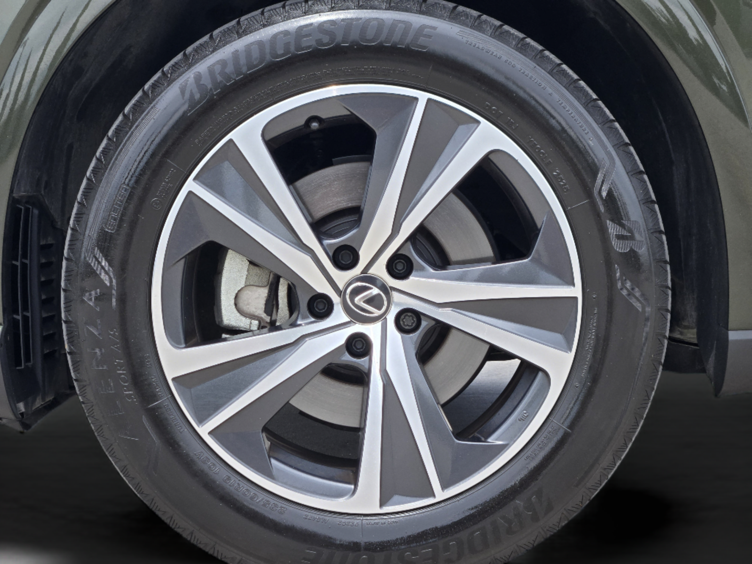 Used 2025 Lexus RX 350 Premium w/ Accessory Package (Z1) FWD image 36