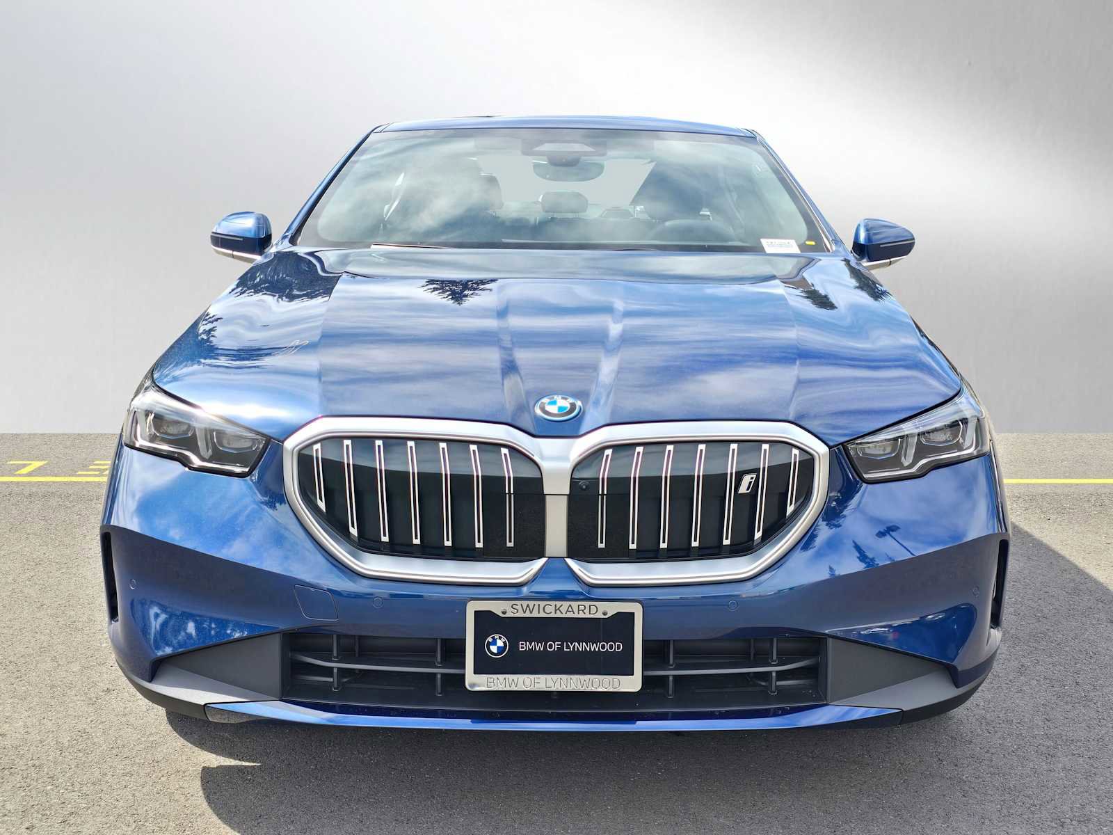 Used 2026 BMW i5 eDrive40 AWD/4WD image 8