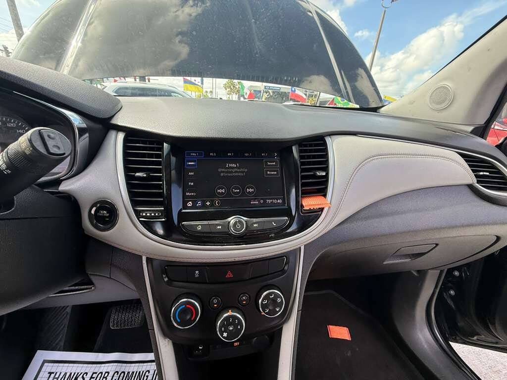 Used 2020 Chevrolet Trax LT w/ Driver Confidence Package FWD image 19