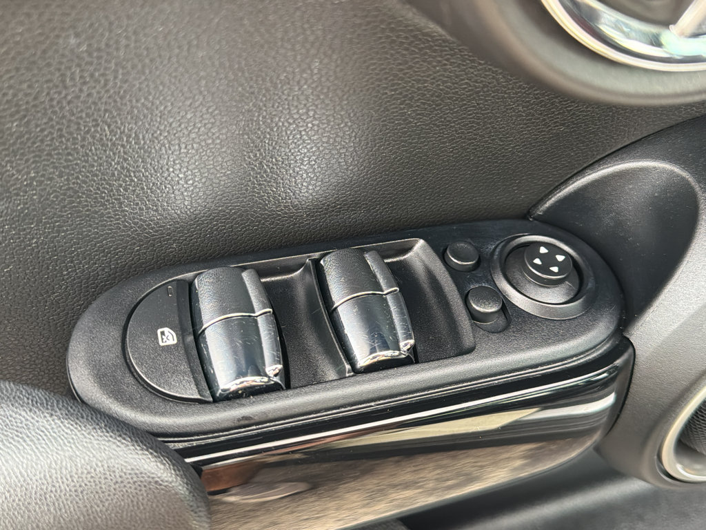 Used 2015 MINI Cooper S FWD image 12