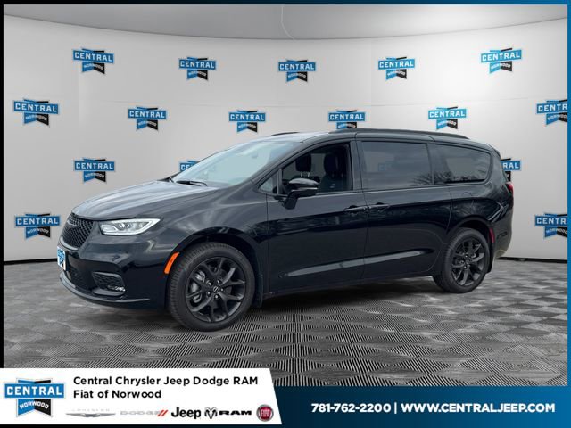 New 2026 Chrysler Pacifica Limited w/ S Appearance Package