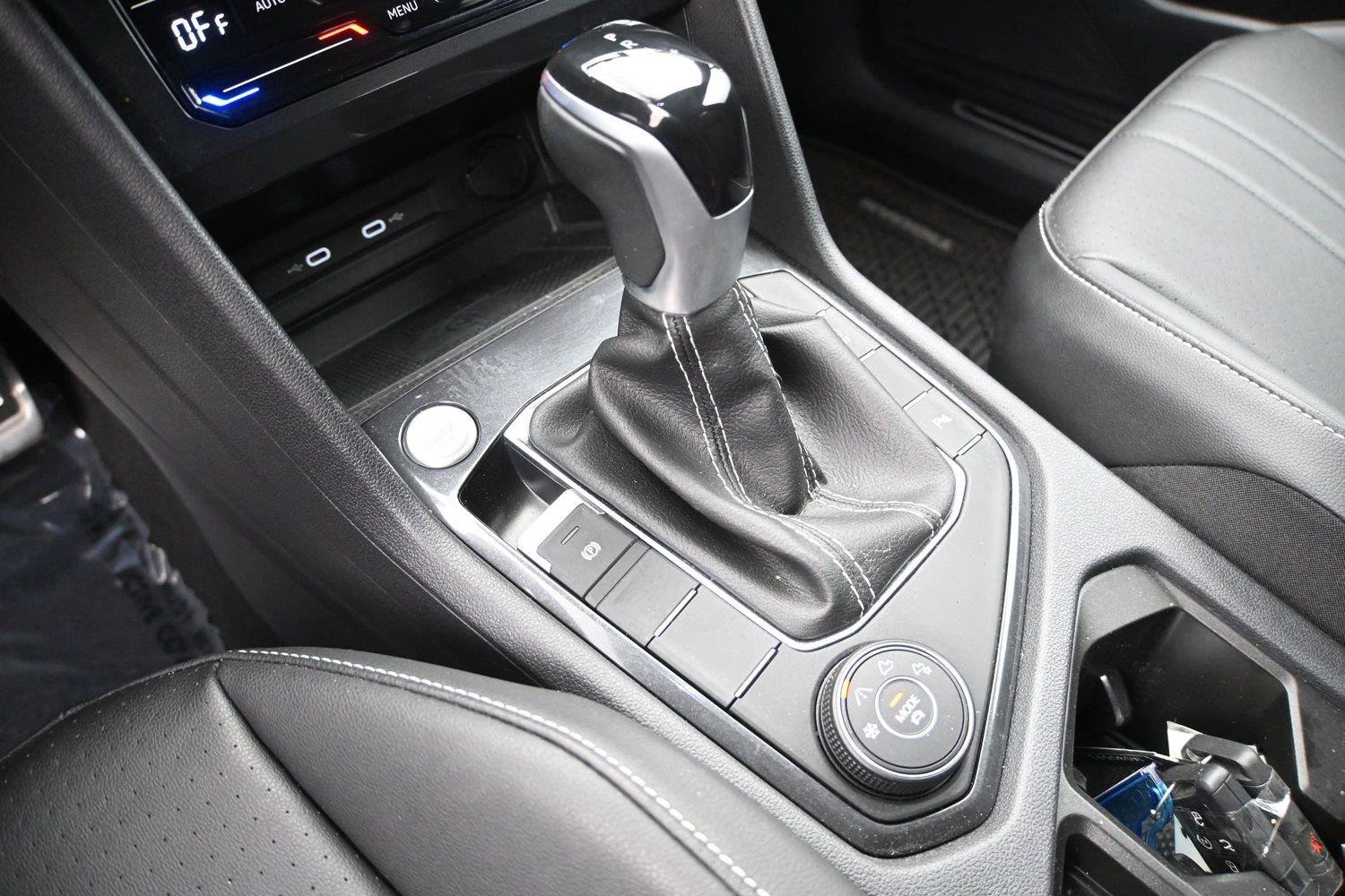 Used 2023 Volkswagen Tiguan SE R-Line AWD/4WD image 5