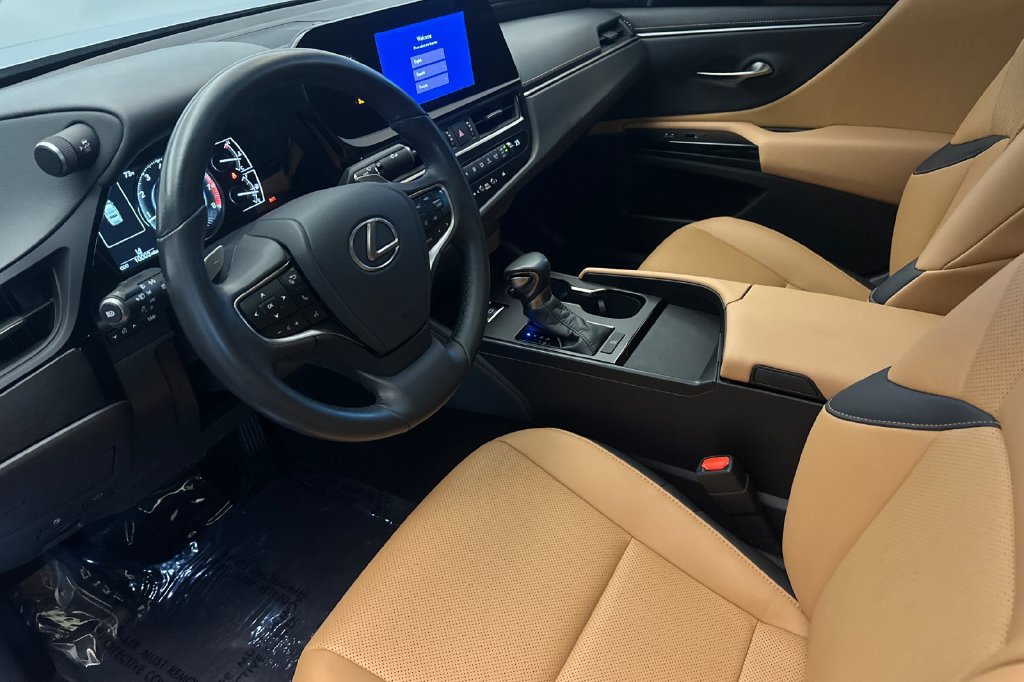 Used 2025 Lexus ES 350 w/ Accessory Package (Z1) FWD image 10