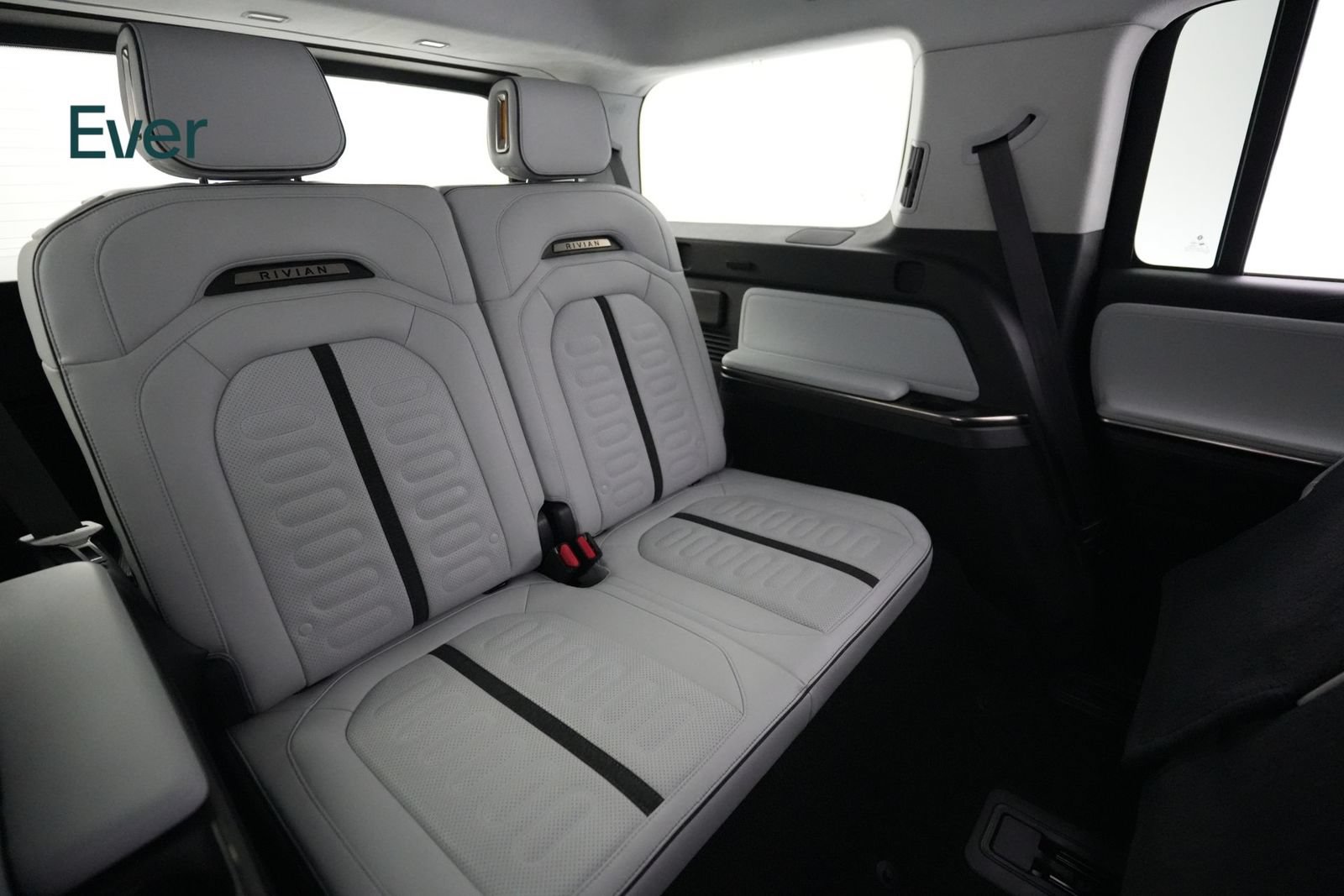 Used 2023 Rivian R1S Adventure AWD/4WD image 26