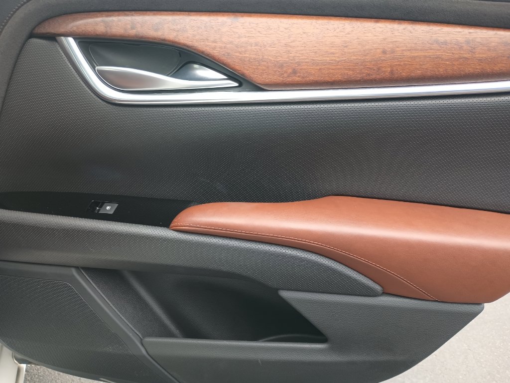 Used 2016 Cadillac XTS Luxury w/ Driver Awareness Package image 26