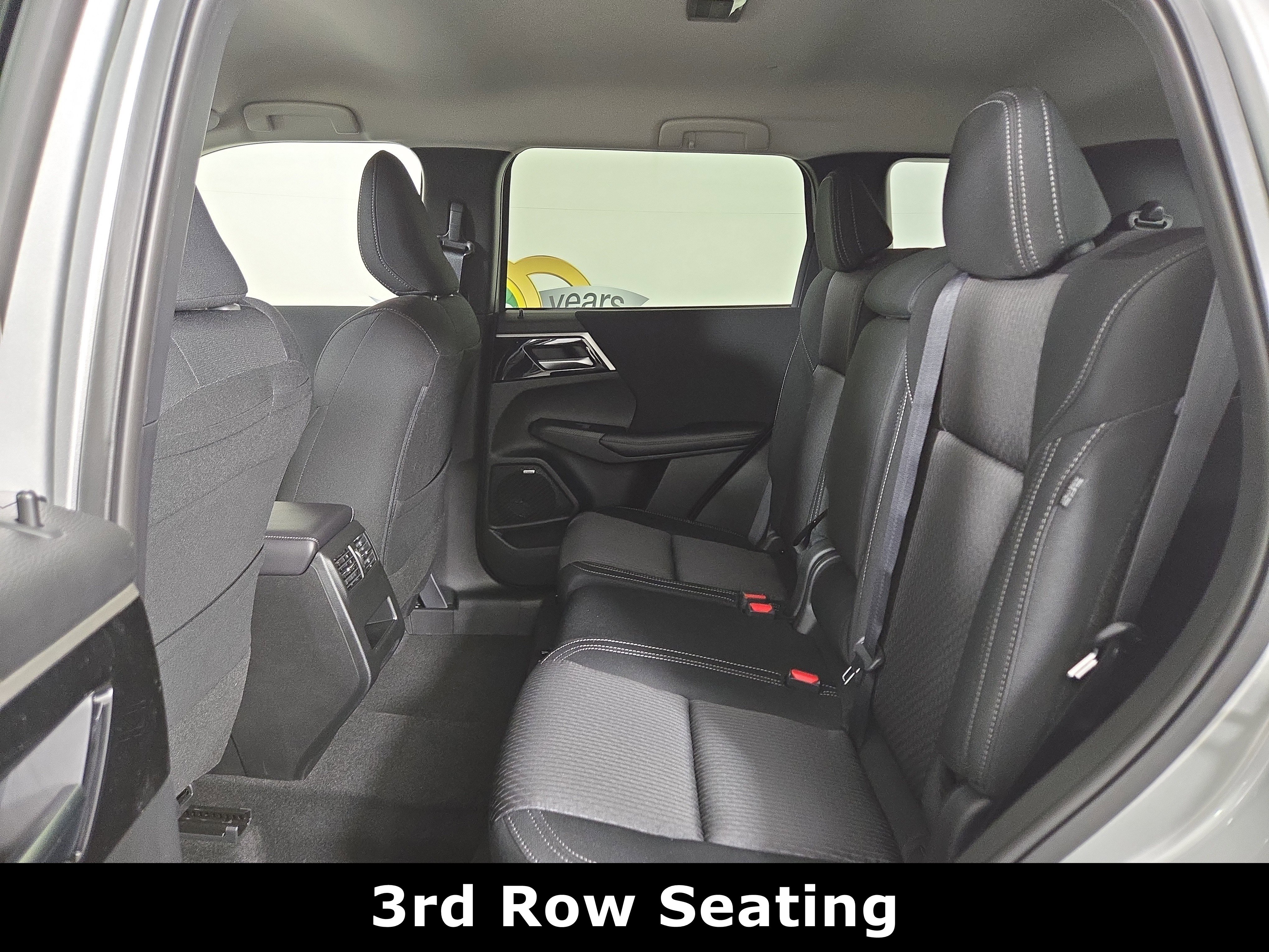 New 2026 Mitsubishi Outlander ES image 11