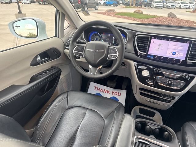 Certified 2022 Chrysler Pacifica Touring-L FWD image 16