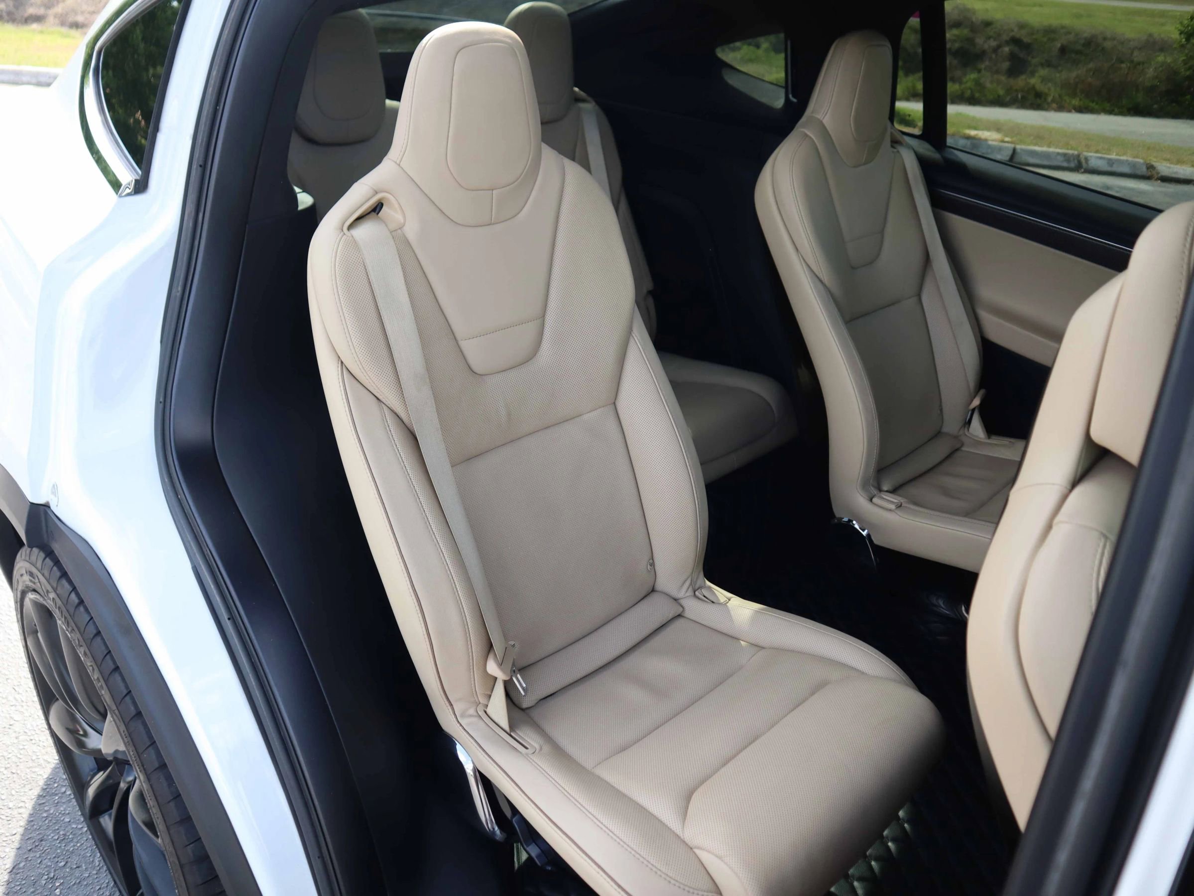 Used 2016 Tesla Model X Performance image 6