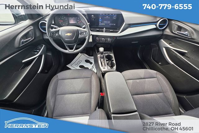 Used 2025 Chevrolet Trax LS w/ LS Convenience Package FWD image 12