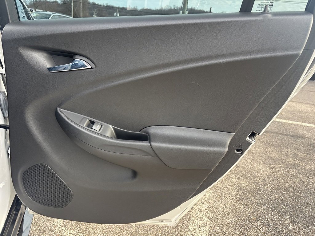 Used 2017 Chevrolet Volt LT w/ Comfort Package image 26