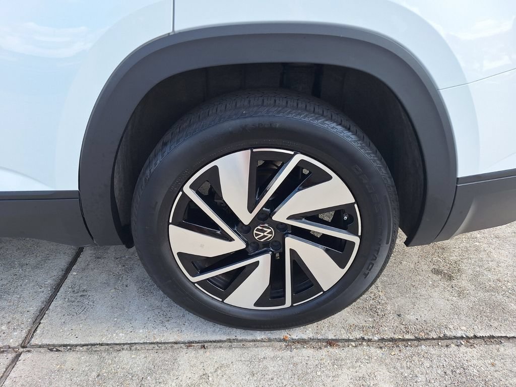 Used 2025 Volkswagen Atlas SE FWD image 25