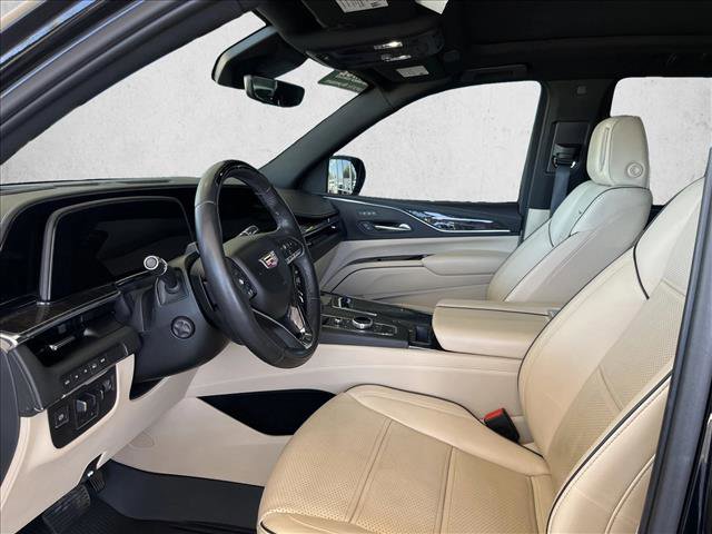 Used 2023 Cadillac Escalade Premium Luxury w/ Performance Package AWD/4WD image 9