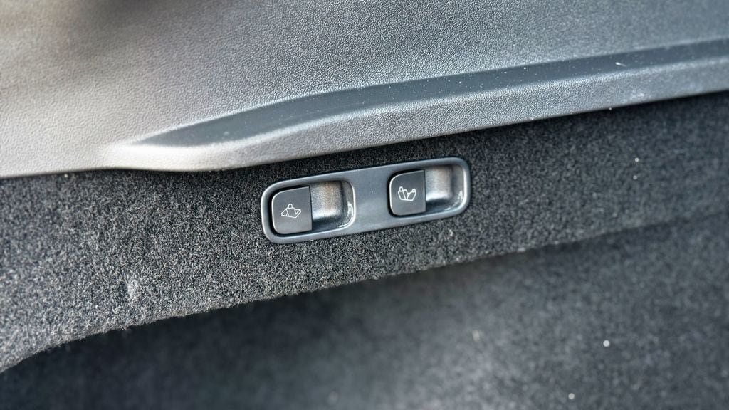 Used 2024 Tesla Model Y Long Range RWD image 82
