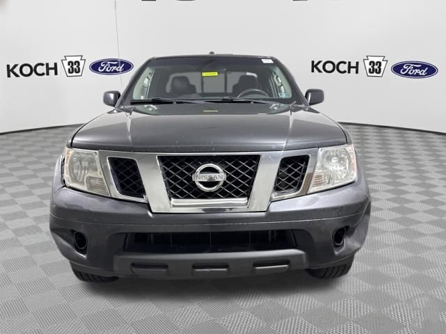 Used 2013 Nissan Frontier SV image 2
