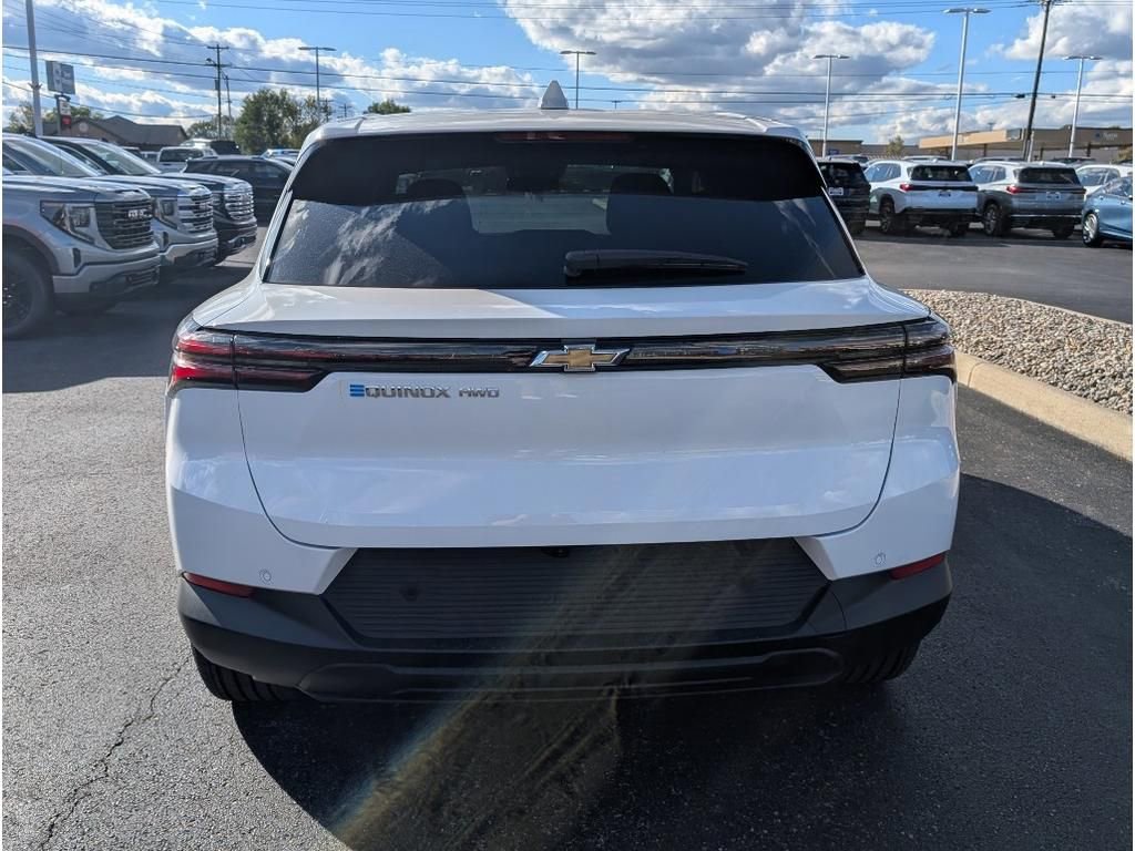 New 2026 Chevrolet Equinox EV LT image 6