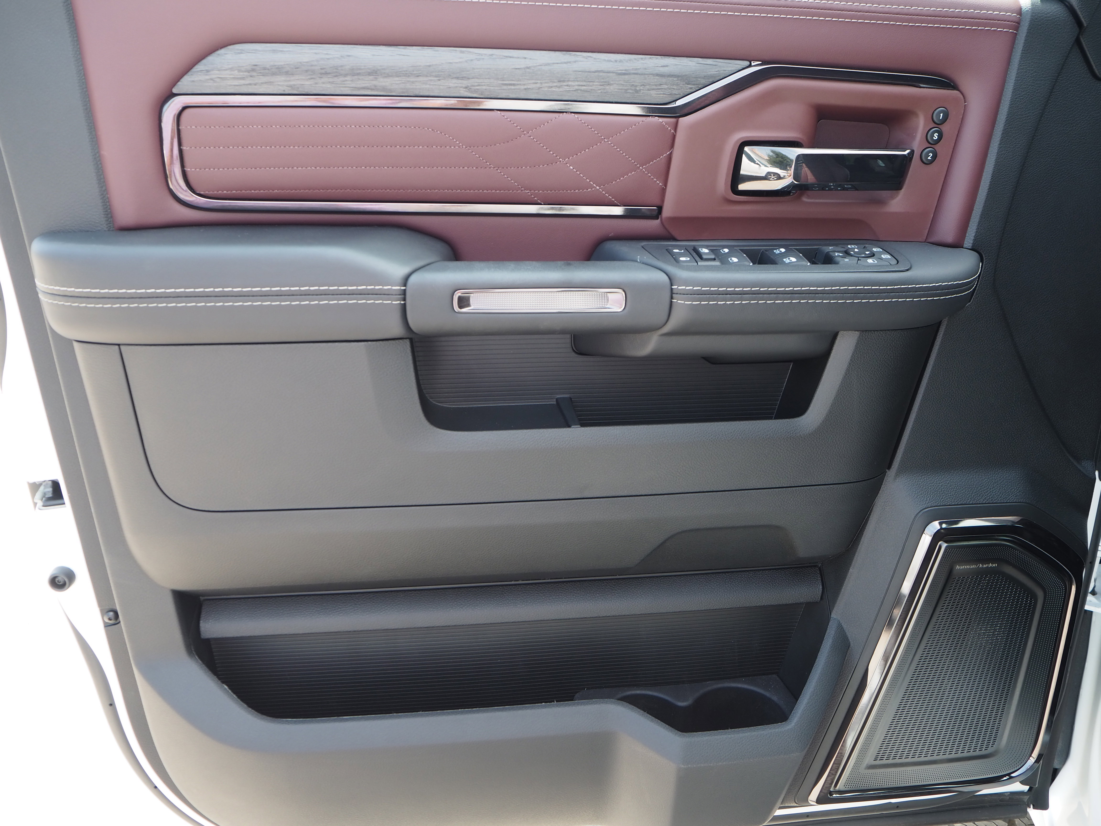 New 2025 RAM 2500 Limited image 26