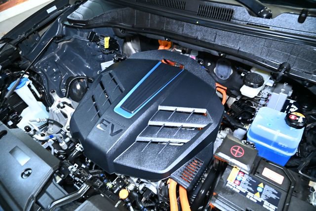 Used 2023 Hyundai Kona SE w/ Cargo Package image 20