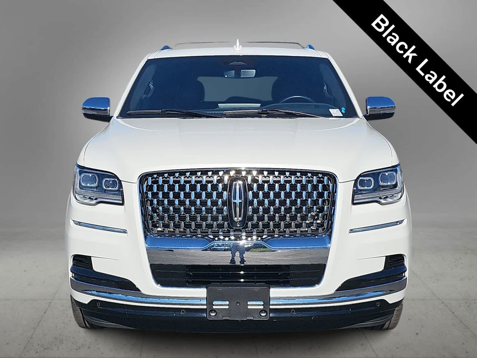 Used 2024 Lincoln Navigator Black Label AWD/4WD image 3