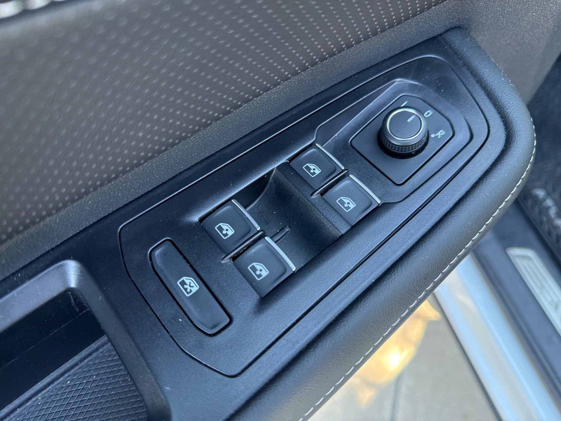 Used 2026 Volkswagen Atlas SE FWD image 16