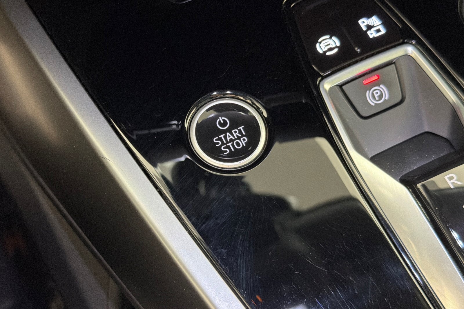 Certified 2023 Audi Q4 e-tron Premium Plus w/ Premium Plus AWD/4WD image 22