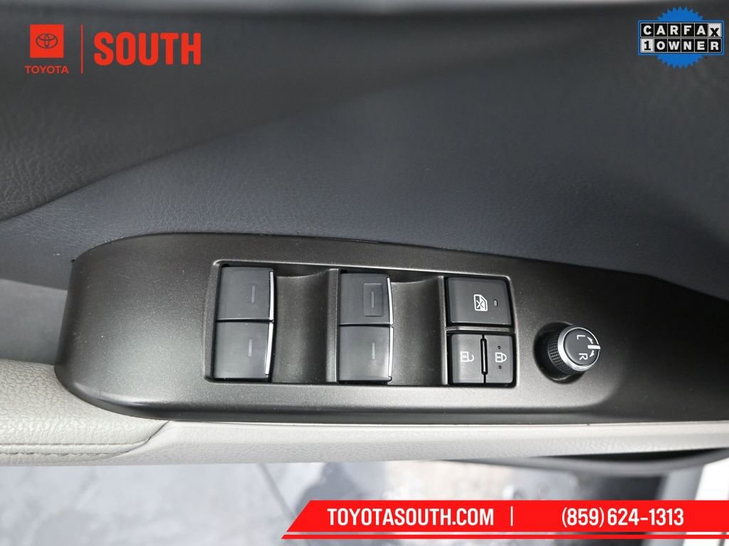 Used 2023 Toyota Camry XLE image 17