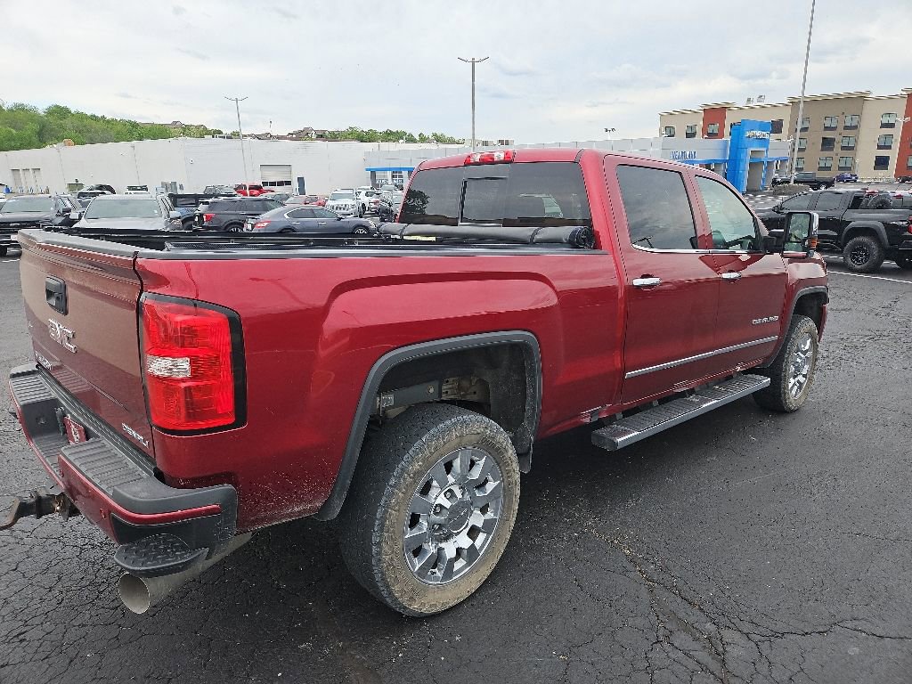 Used 2019 GMC Sierra 2500 Denali w/ Duramax Plus Package AWD/4WD image 7