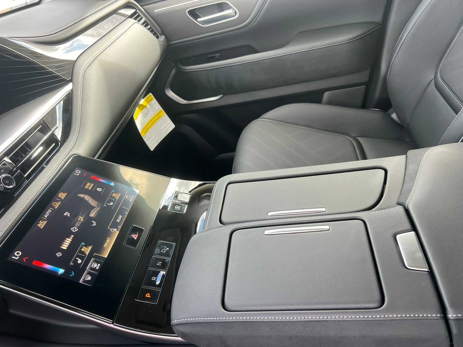 New 2026 INFINITI QX80 Luxe image 24