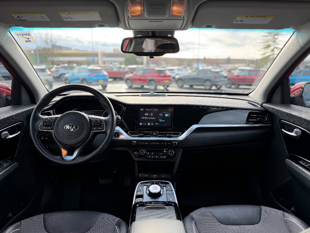 Used 2021 Kia Niro EX w/ Cold Weather Package image 5