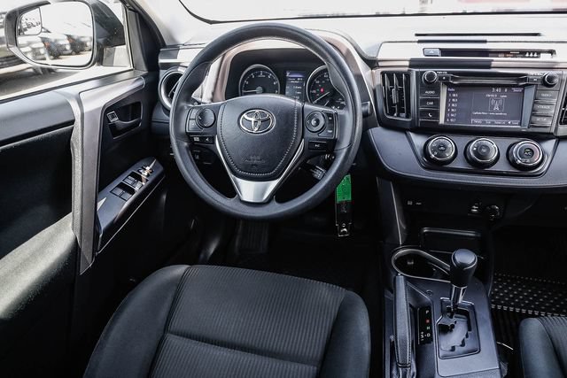 Used 2018 Toyota RAV4 LE w/ All Weather Liner Package FWD image 17
