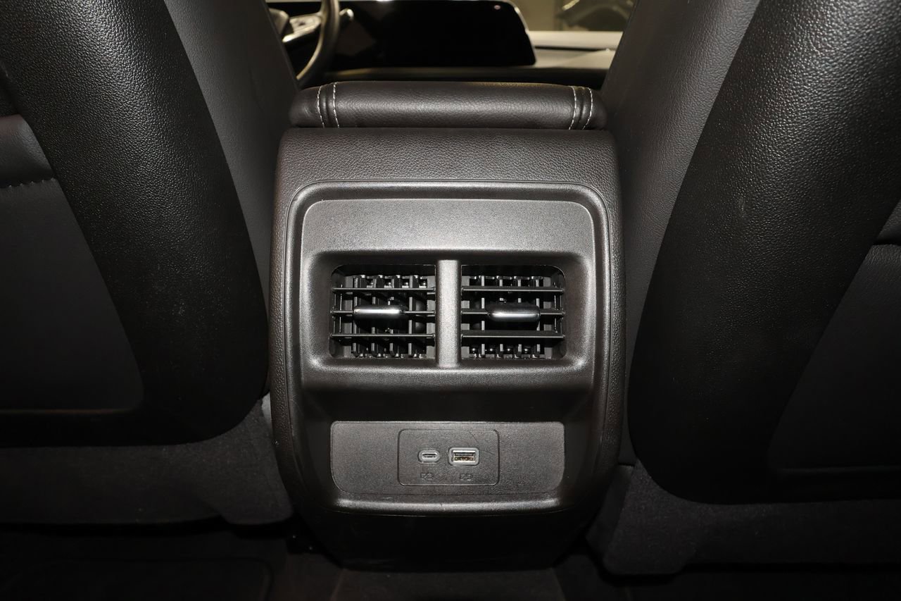 Certified 2025 Cadillac XT4 Premium Luxury image 29