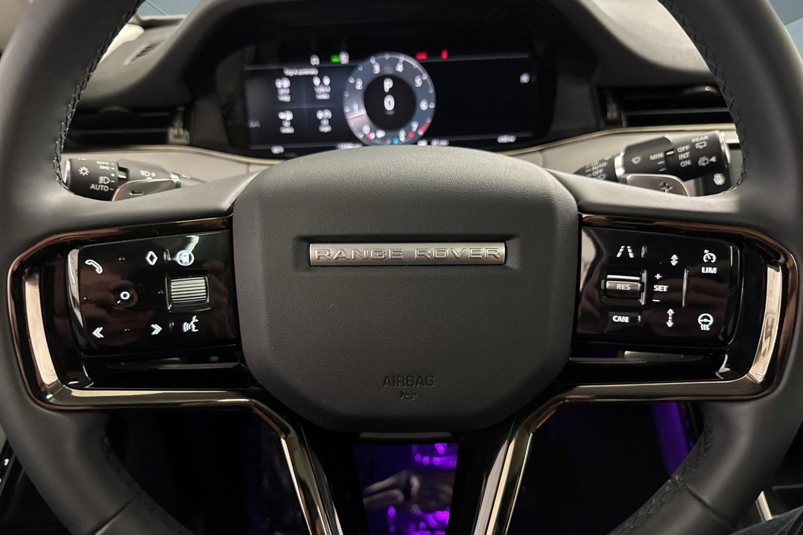 Used 2024 Land Rover Range Rover Evoque Dynamic SE image 17