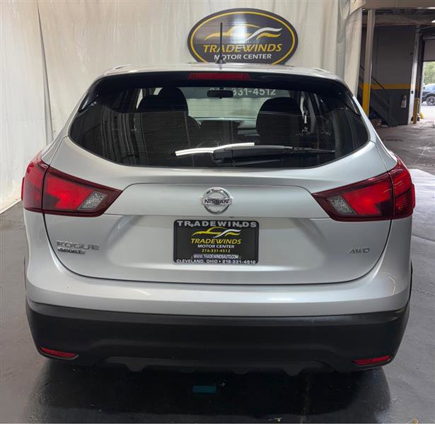 Used 2018 Nissan Rogue Sport S image 5