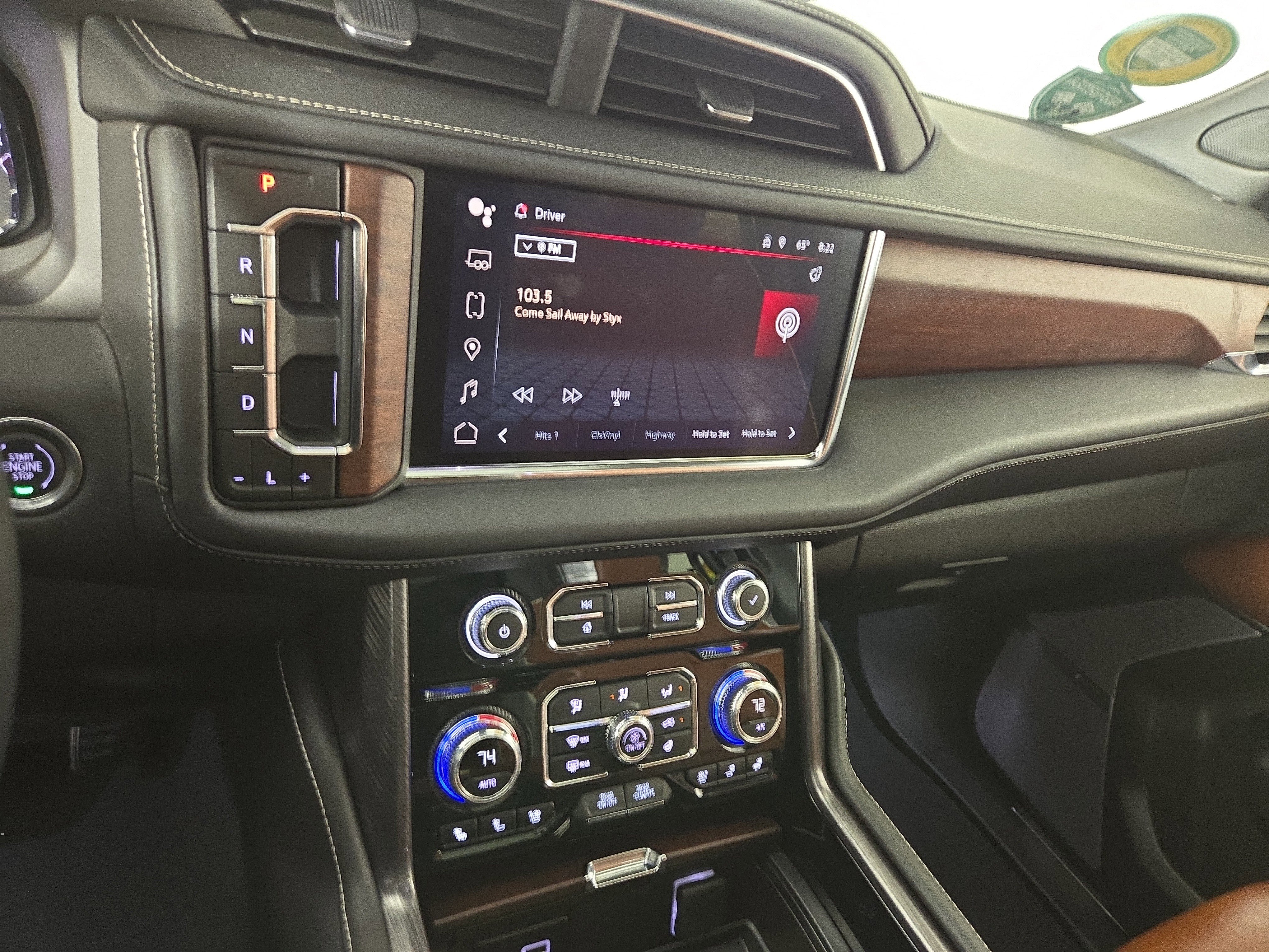 Certified 2024 GMC Yukon XL Denali Ultimate AWD/4WD image 24
