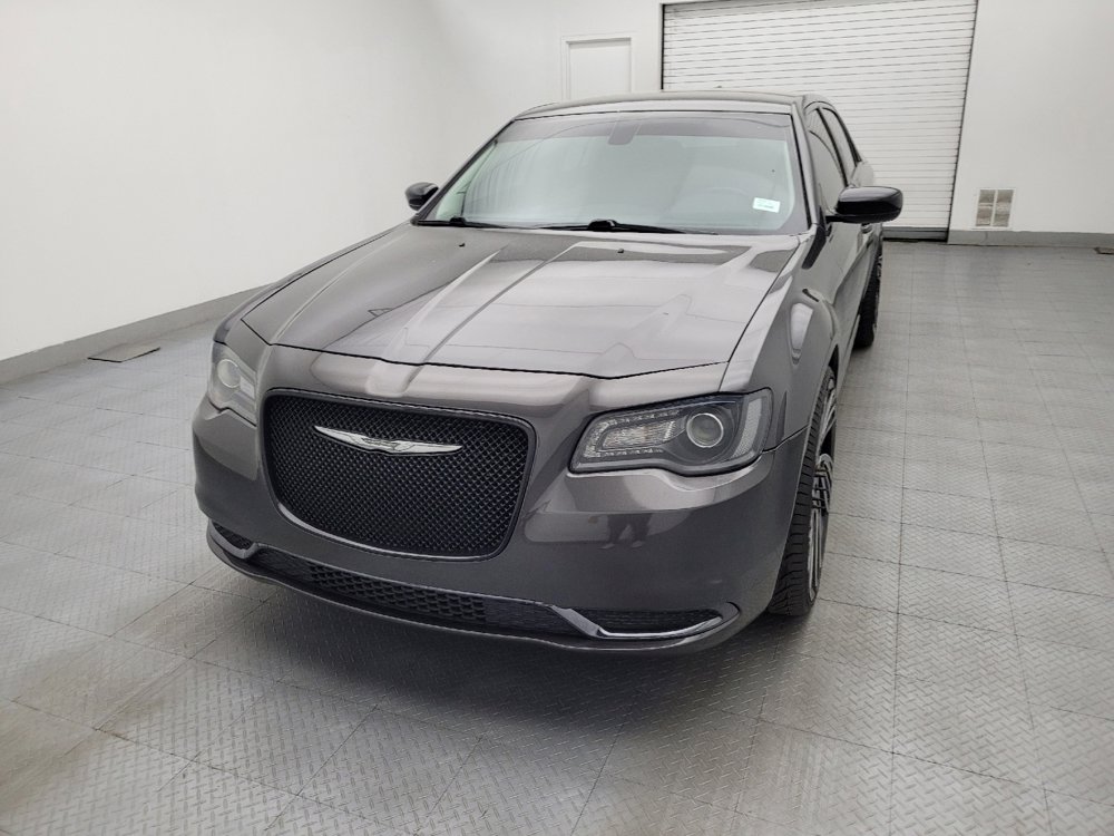 Used 2019 Chrysler 300 Touring w/ Sport Appearance Package RWD image 15