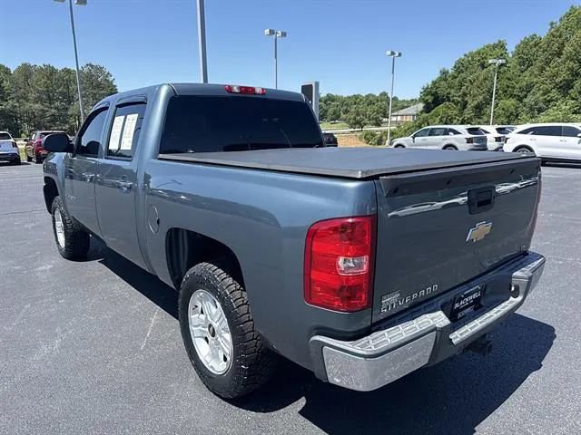 Used 2011 Chevrolet Silverado 1500 LT w/ All-Star Edition AWD/4WD image 4